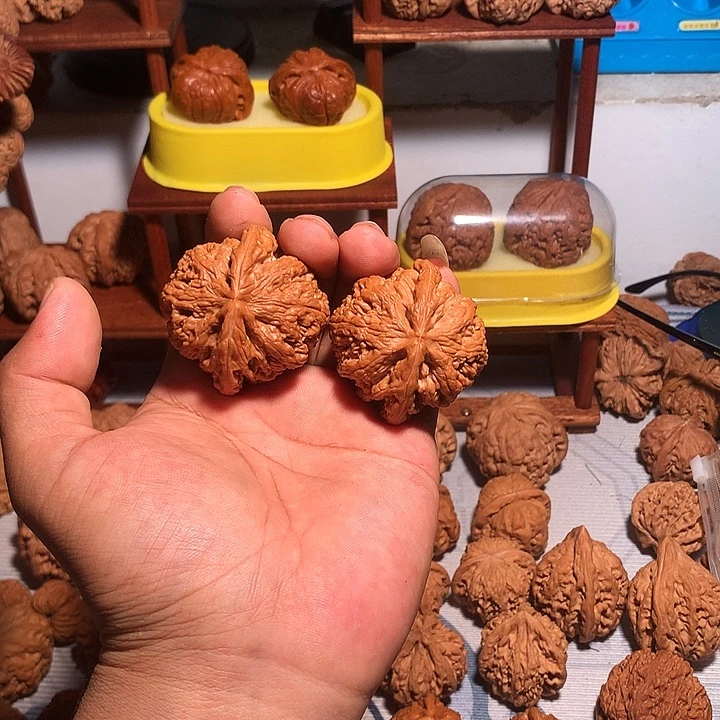 庆***儿文玩核桃吊坠粗筋