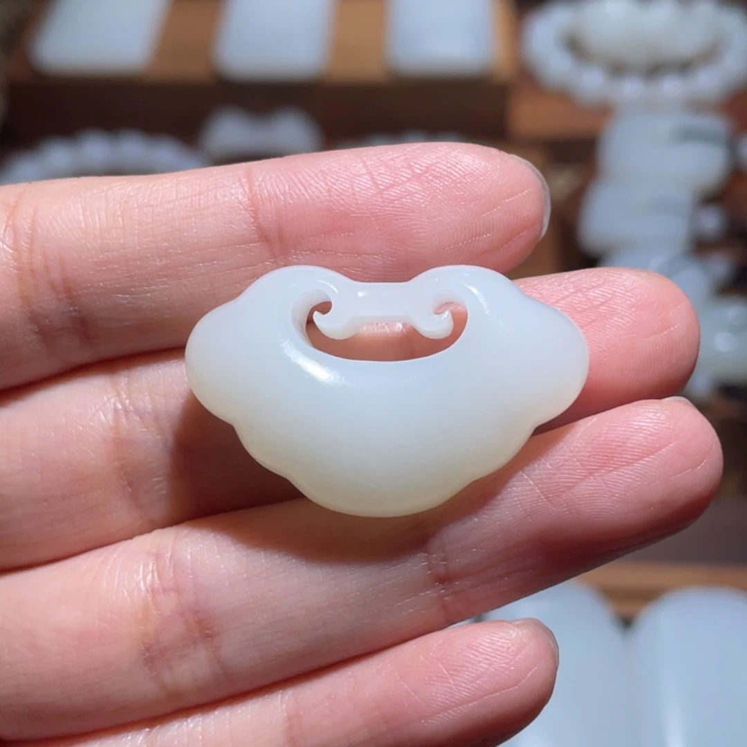 未镶嵌手链和田玉如意锁