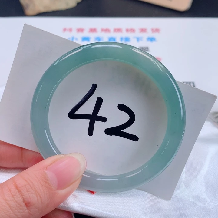 翡翠手镯未镶嵌正