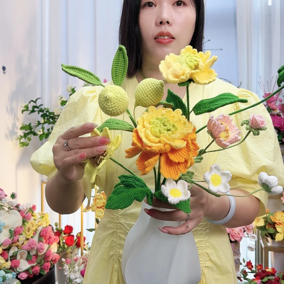 莱赛尔纤维棉手工钩织牡丹花束