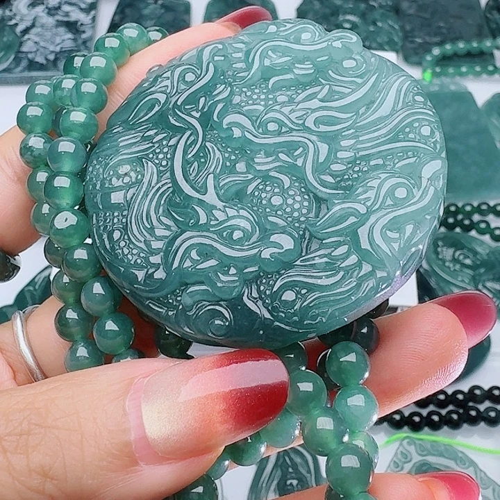 翡翠未镶嵌颈饰1111