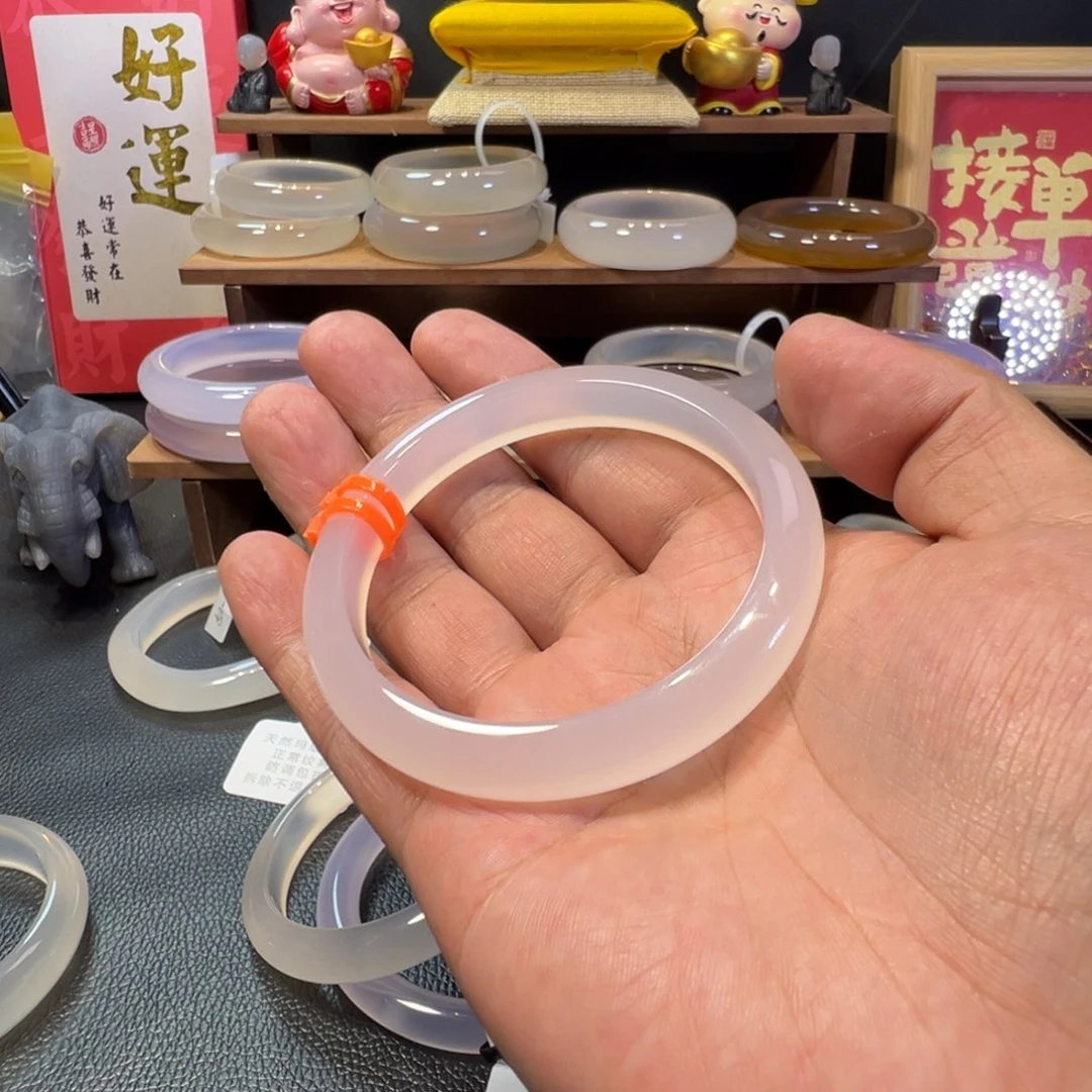 初***^玛瑙/玉髓手镯未镶嵌