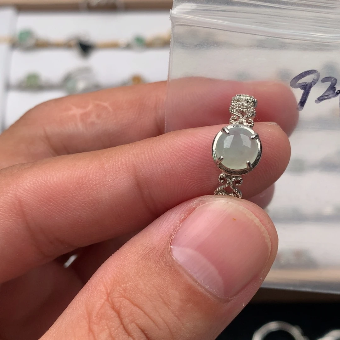 翡翠未镶嵌戒指921