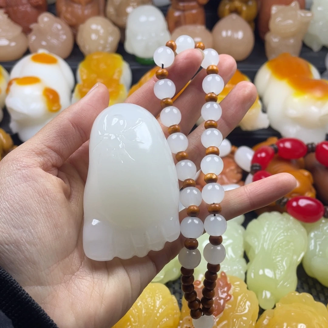 玉石雕刻把件  知足常乐