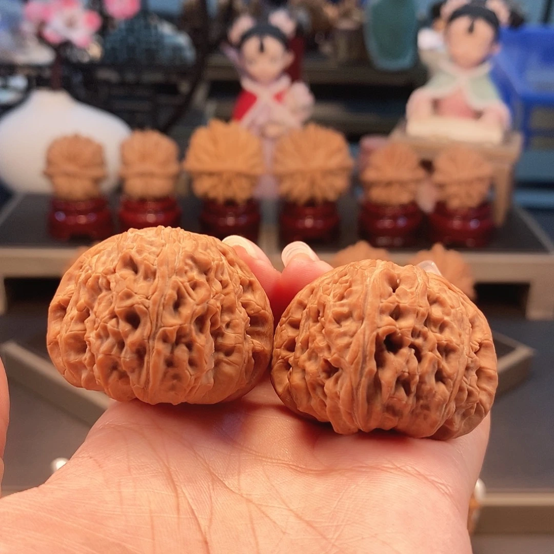 吹****文玩核桃把件闷白