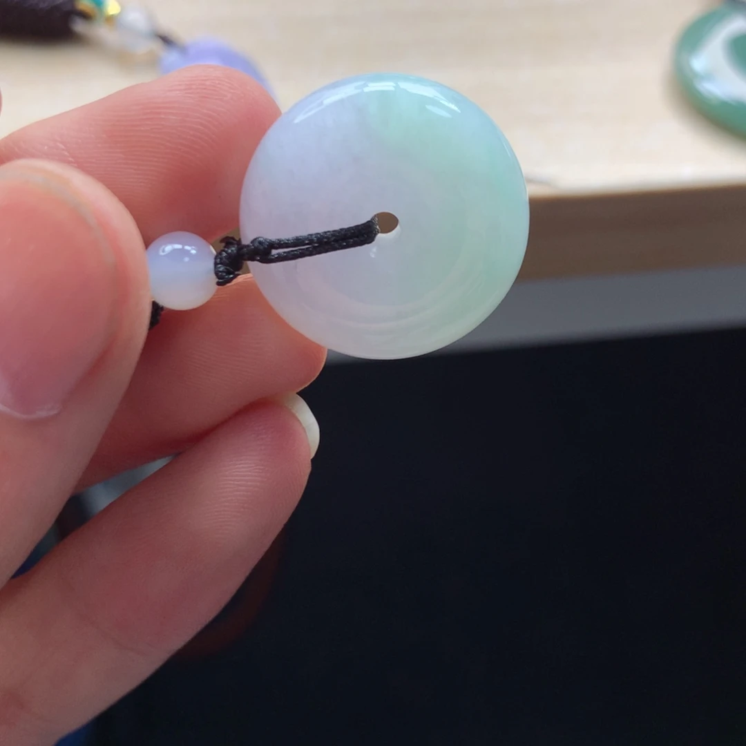 颈饰未镶嵌翡翠吊坠