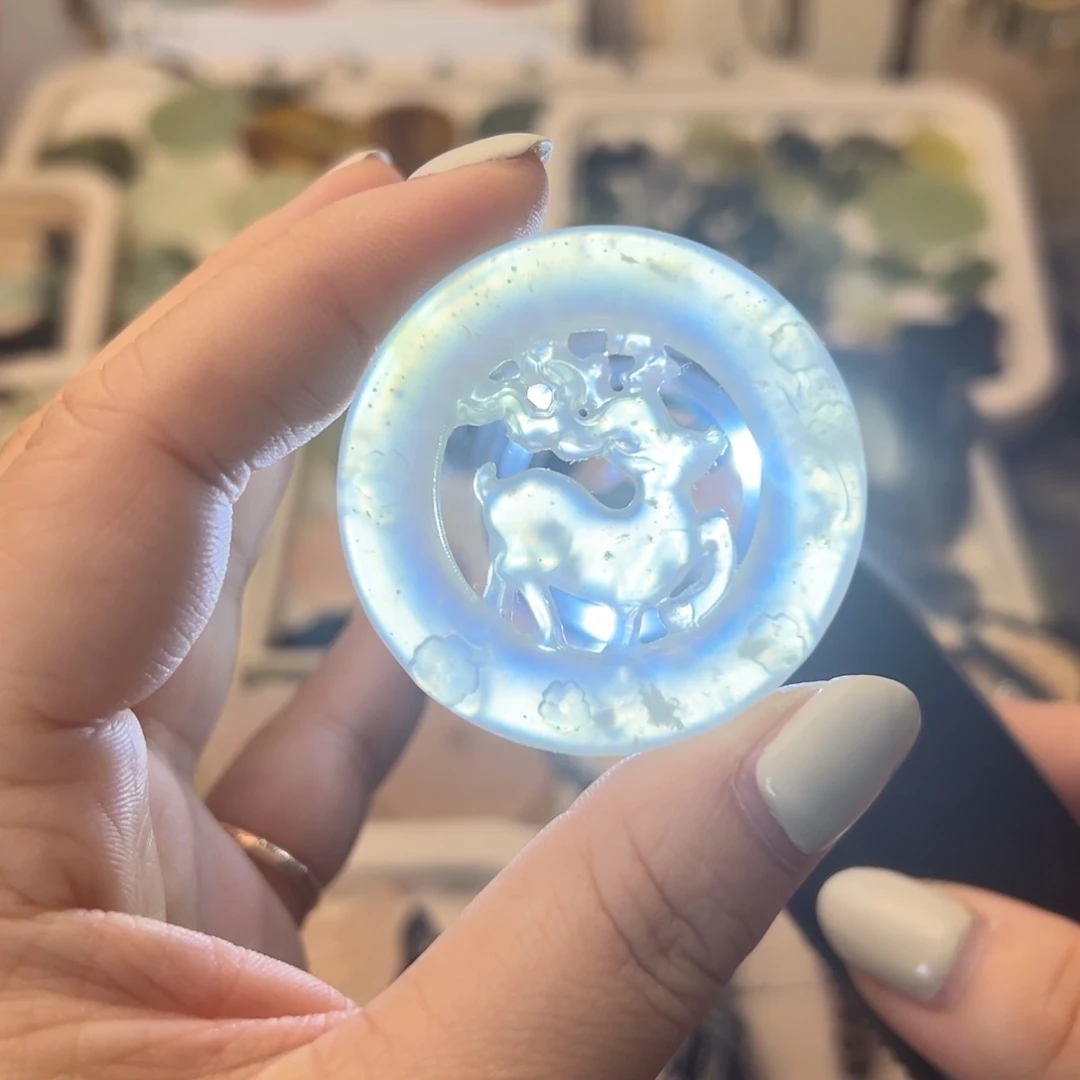 蛇纹石玉颈饰合金