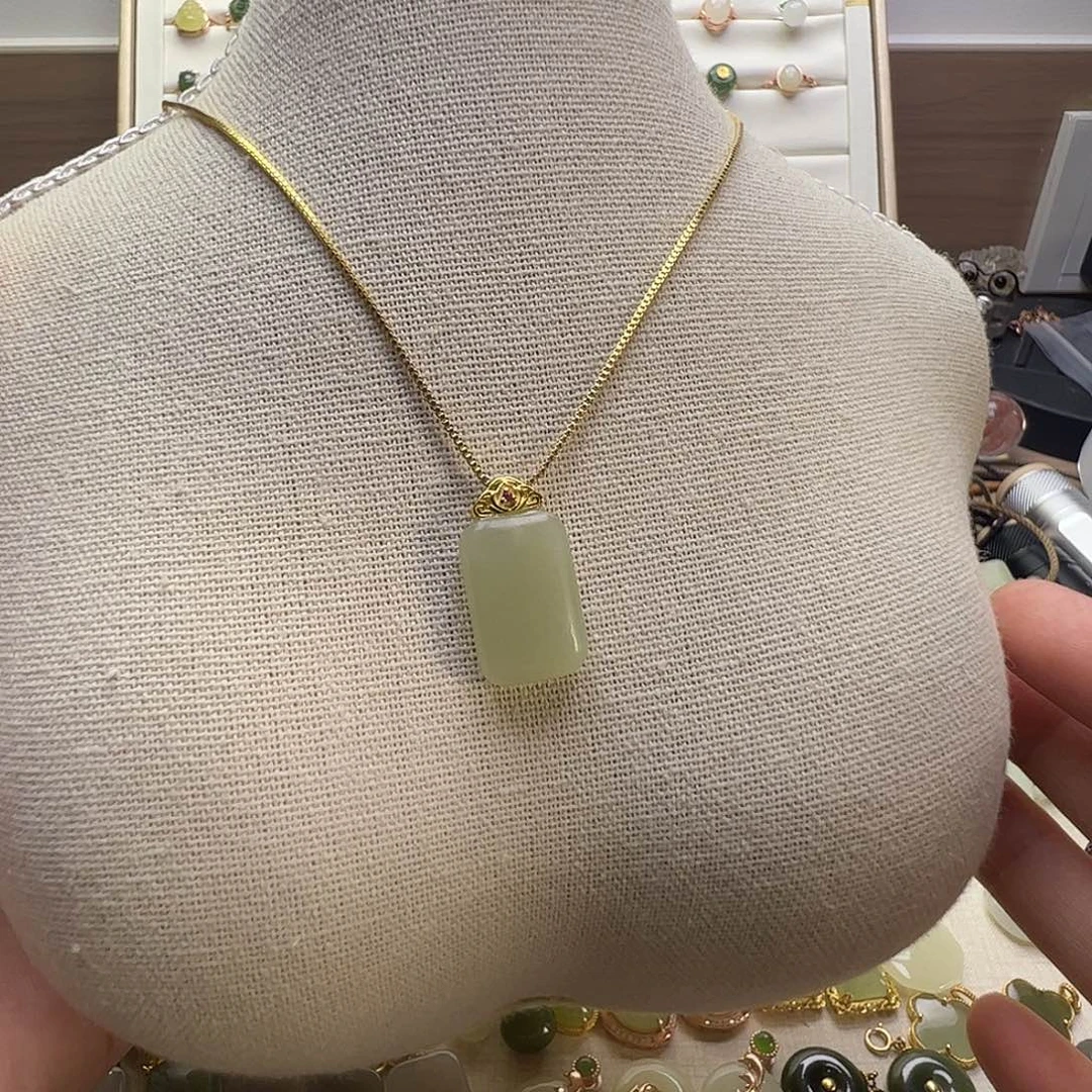 和田玉银S925镶嵌吊坠(赠链)