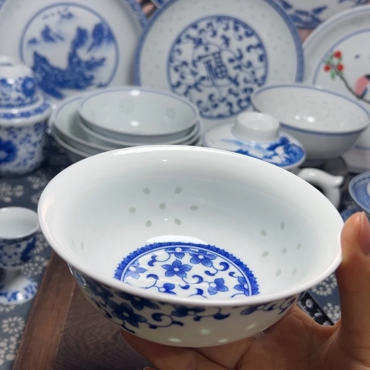 陶瓷青花玲珑5寸紫荆花饭碗无边