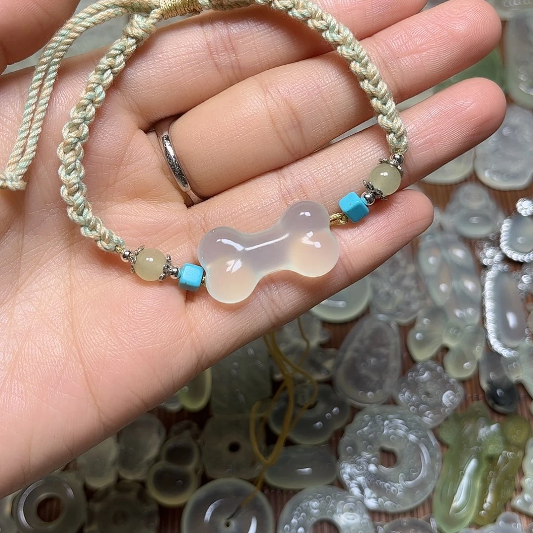 岫玉未镶嵌颈饰吊坠