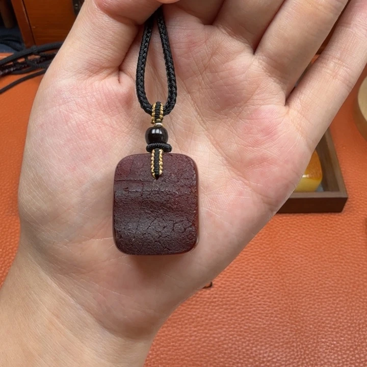 蜜蜡未镶嵌吊坠(赠链)