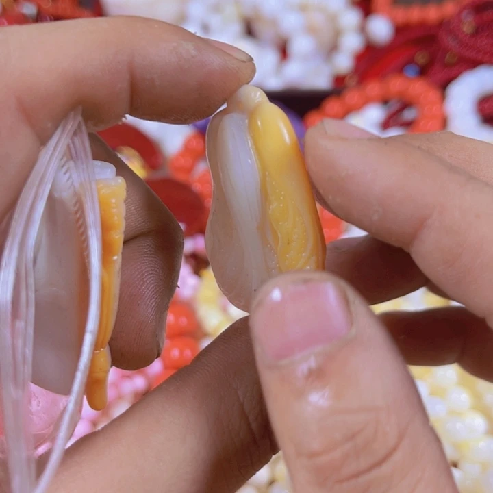 花梨木类尹*白菜吊坠红车花梨木