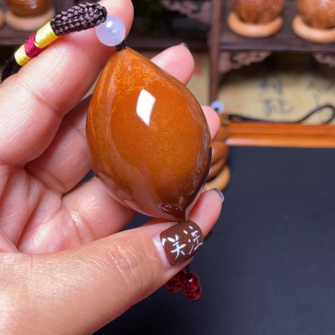 橄榄核吊坠蝴蝶35穿配