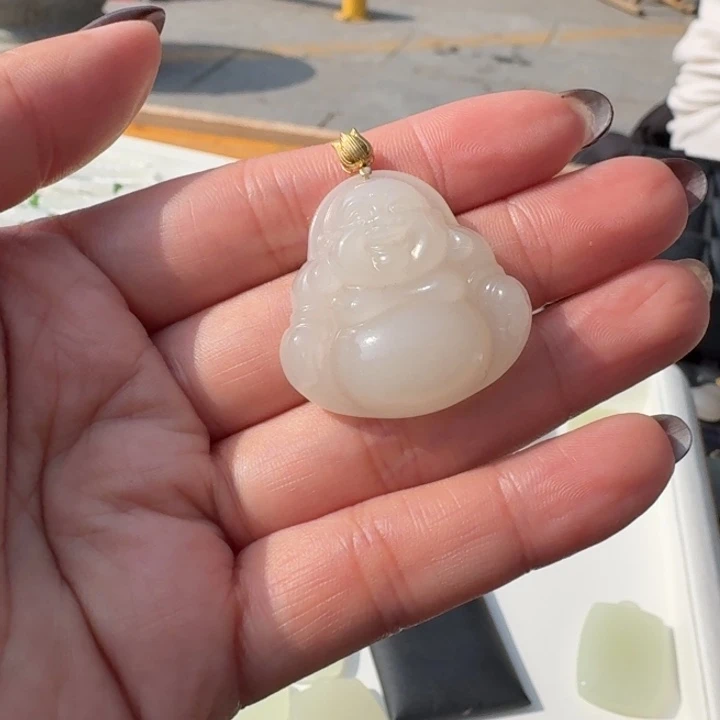 珍****和田玉18K金镶嵌颈饰