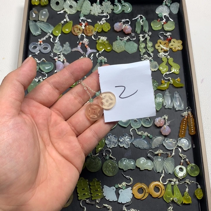 锦***花蛇纹石玉合金耳钉