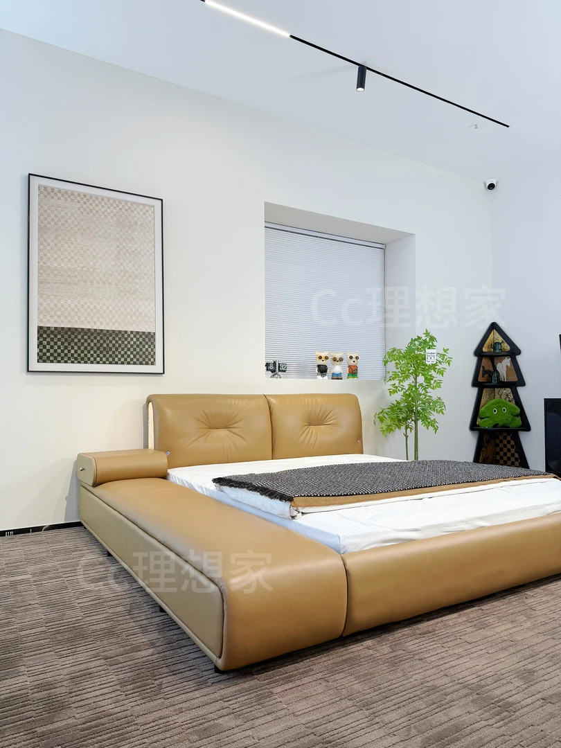 2026年新款洛可可榻榻米头层牛皮主卧床真皮婚床1.8米家用双人床