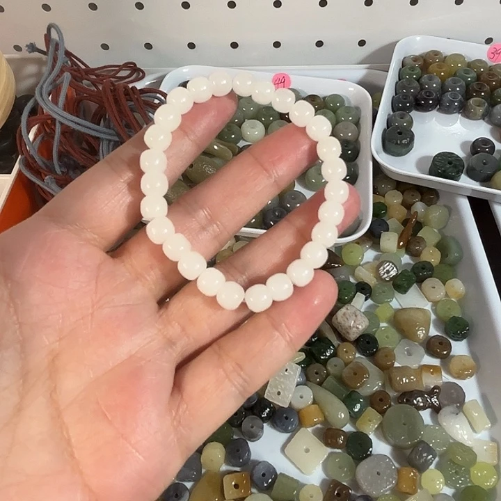 透闪石质玉未镶嵌手链