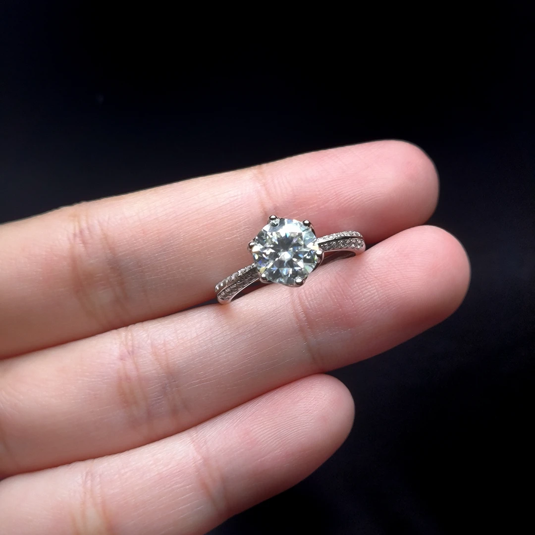 925银戒指 S925银镶嵌莫桑石半壁江山戒指-7.5mm-V55408-Y（商城）