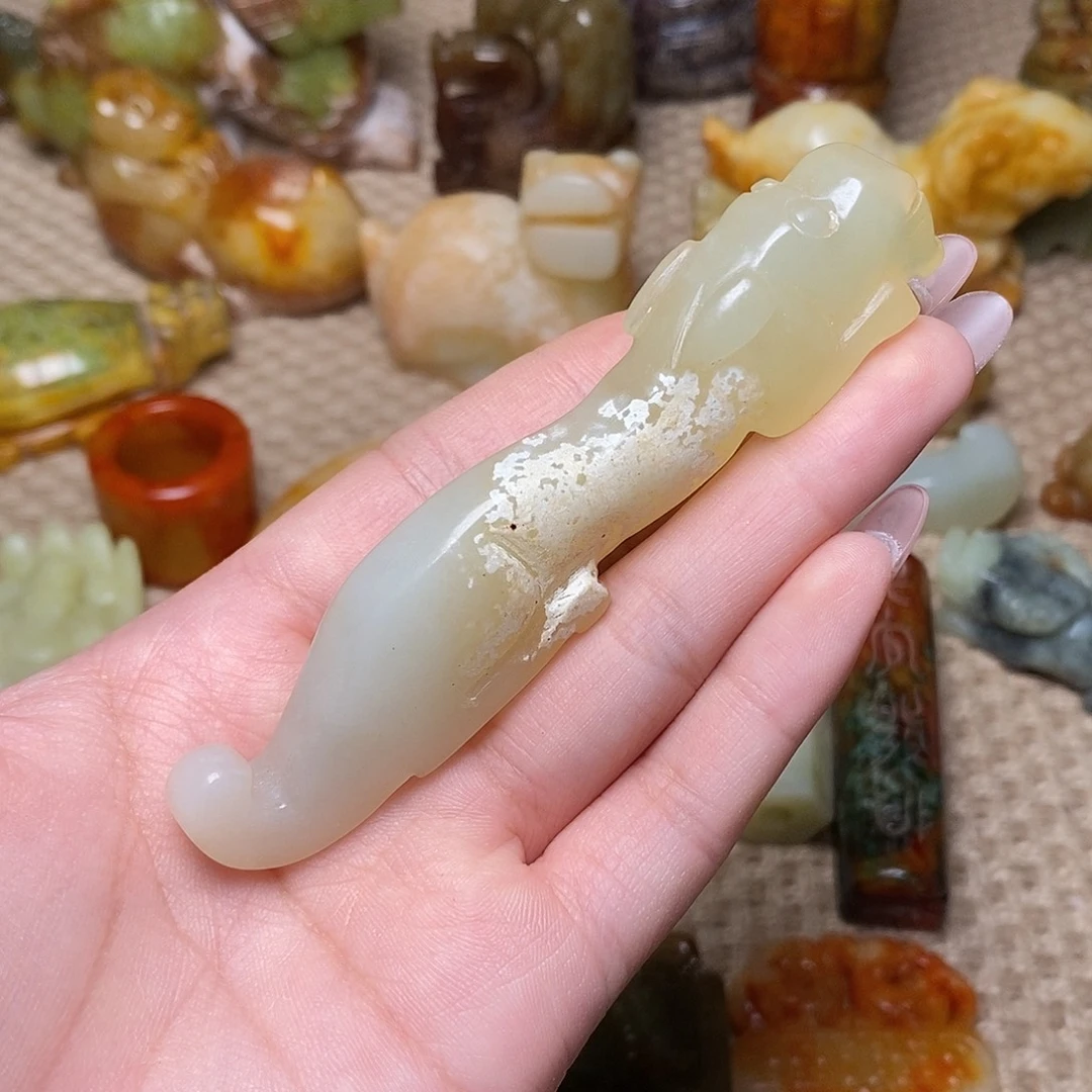 未镶嵌蛇纹石玉颈饰