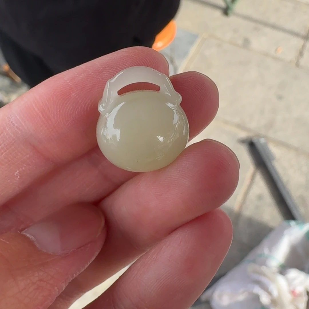 和田玉未镶嵌颈饰63张盼青海料锁