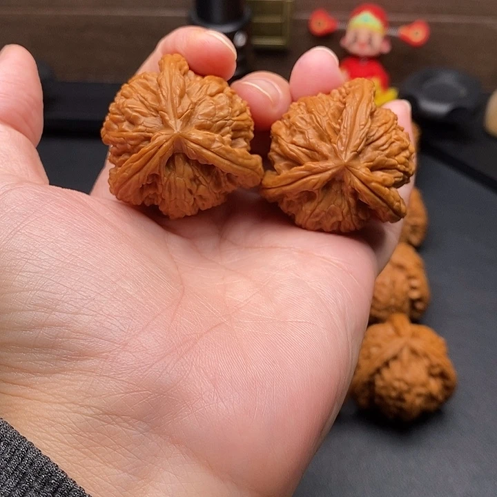 天***勤文玩核桃把件白奔