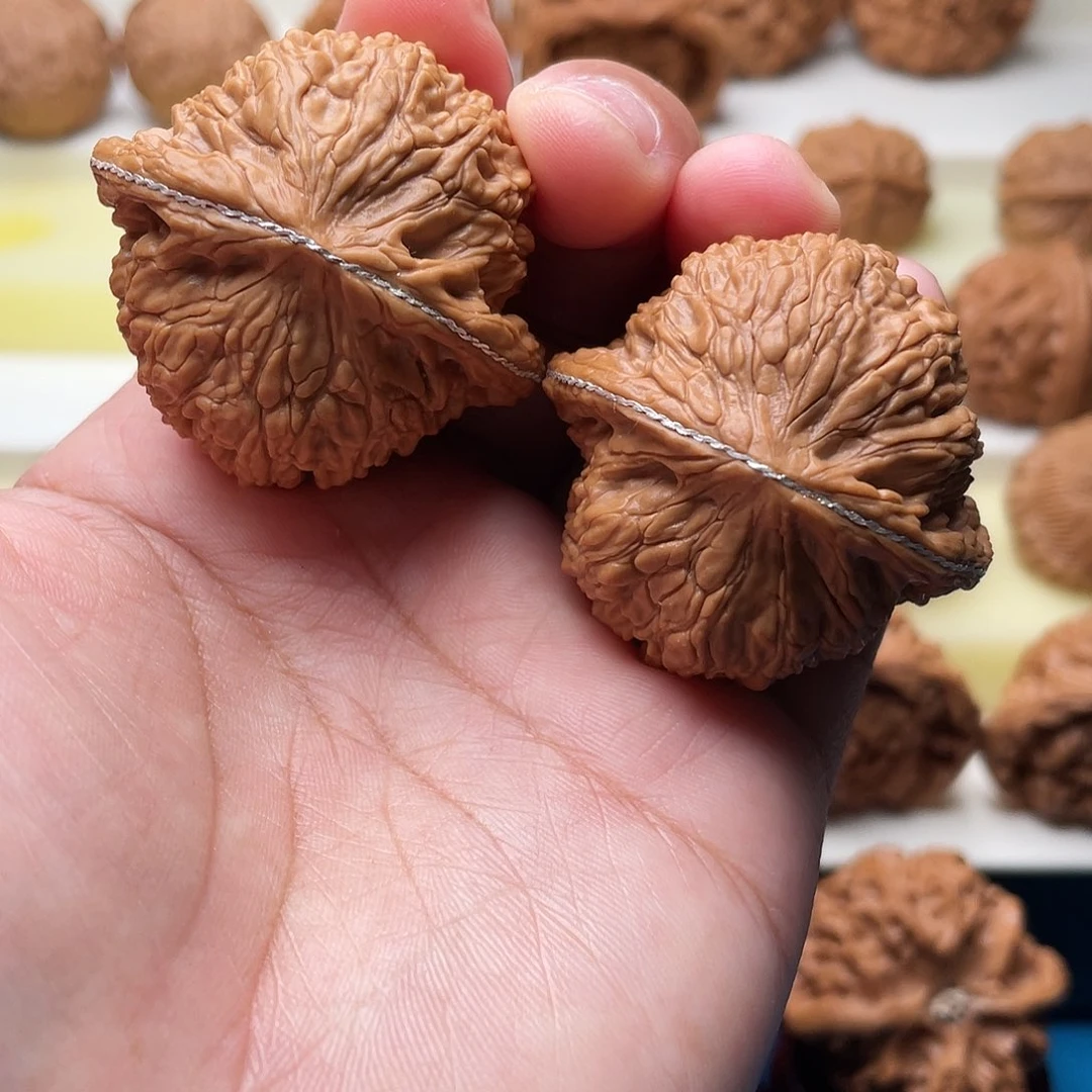 文玩核桃把件绣球42