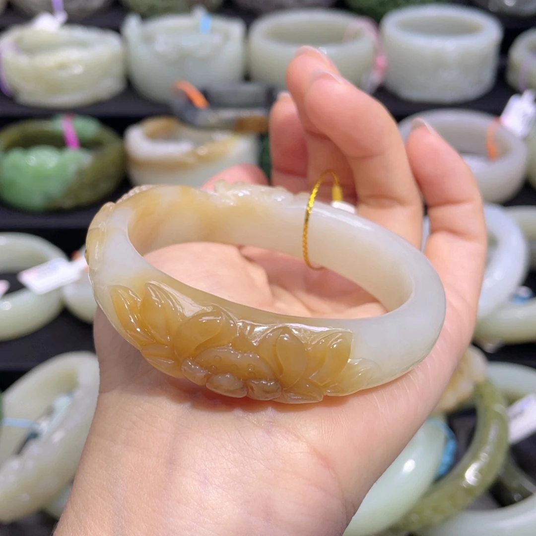 和田玉手镯（贵妃镯）未镶嵌44