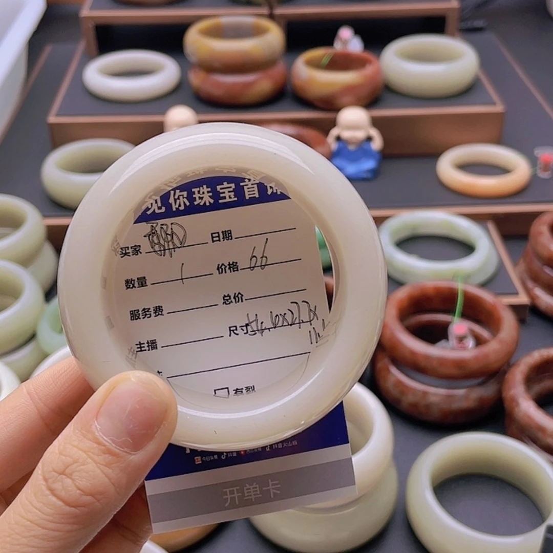 【闪购商品】未镶嵌手镯石英质玉重*佘太白54