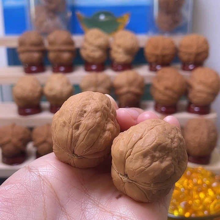 文玩核桃吊坠36玉蝉50