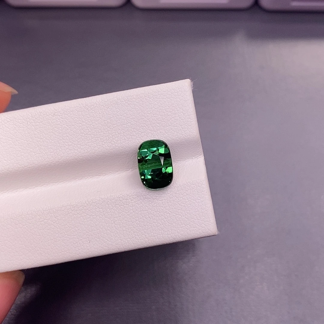 未镶嵌裸石碧玺3.17克拉