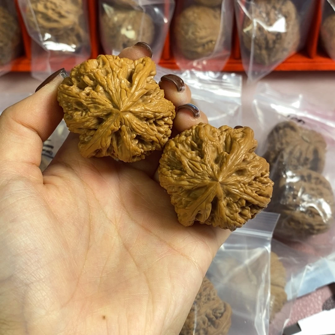 吊坠文玩核桃43粗筋260