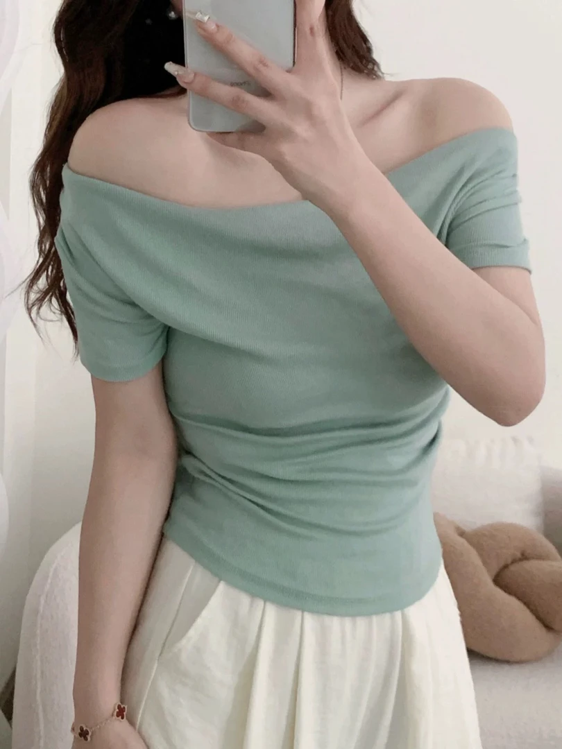 纯欲短袖淡绿色显白