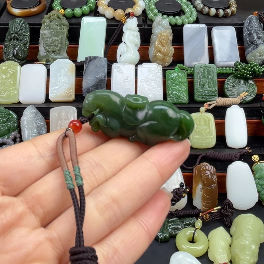 和田玉未镶嵌颈饰