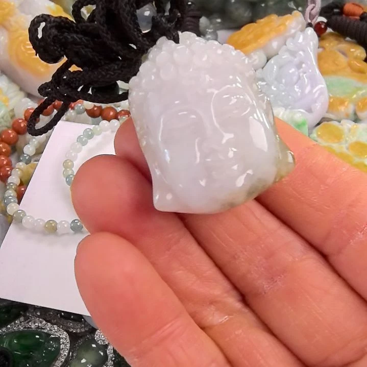 翡翠颈饰未镶嵌吊坠