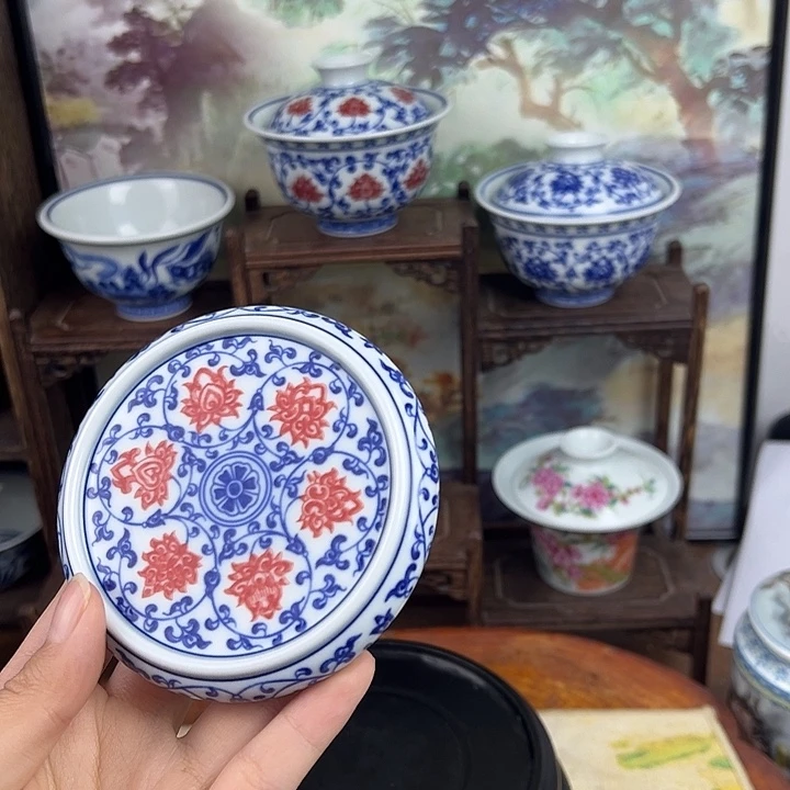 杯子缠枝莲釉里红盖置