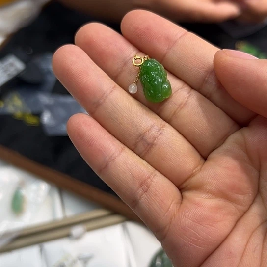 颈饰未镶嵌和田玉