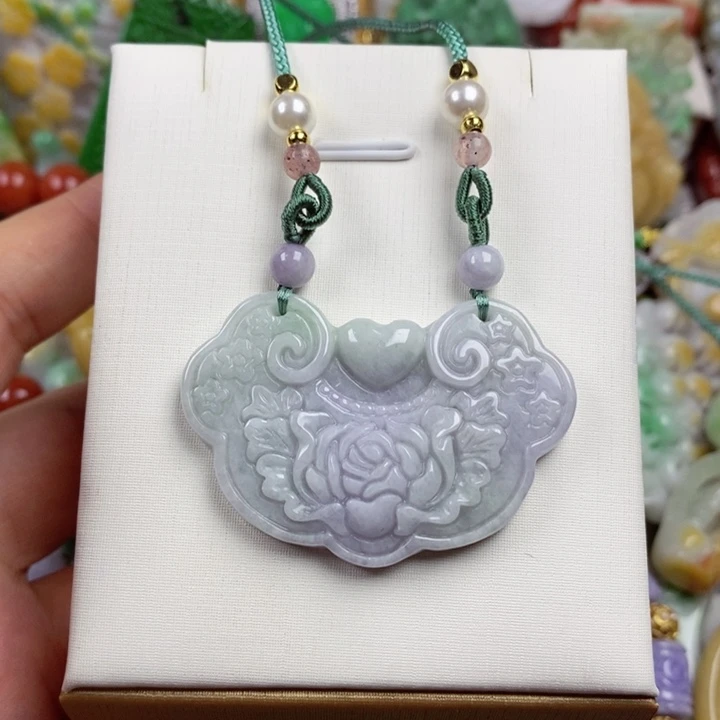 翡翠未镶嵌吊坠(赠链)