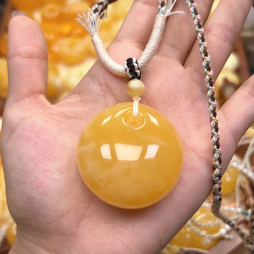 琥珀未镶嵌颈饰蜜蜡