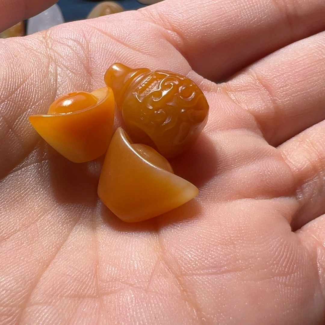 隔***王和田玉未镶嵌颈饰