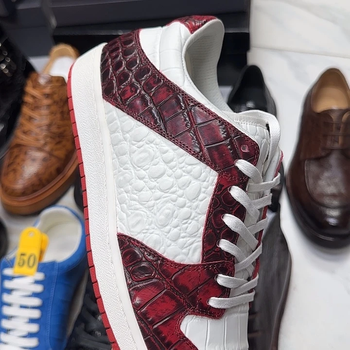 鳄鱼皮（革）鳄鱼皮红色