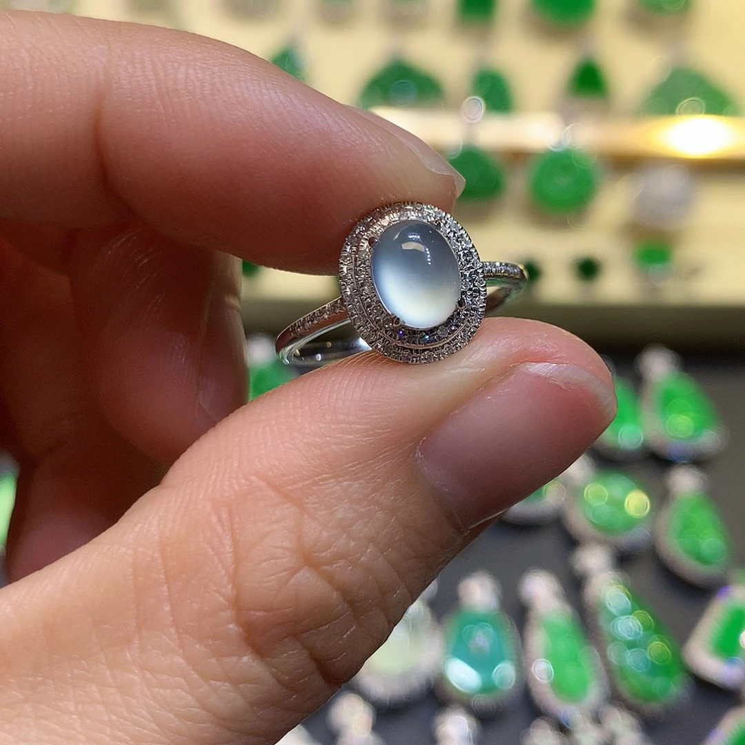 翡翠戒指18K金镶嵌戒指