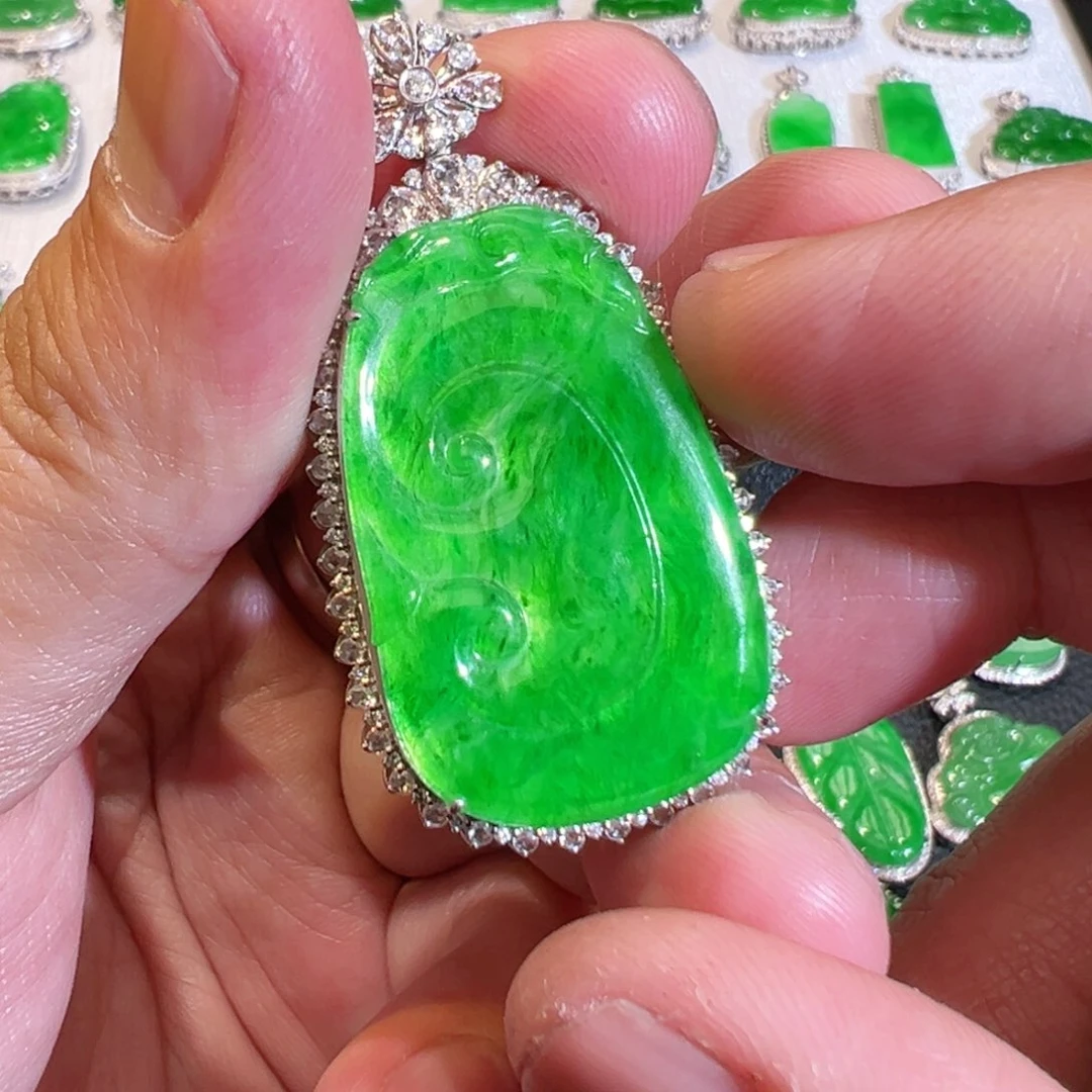 【闪购商品】翡翠吊坠(不含链)18K金镶嵌