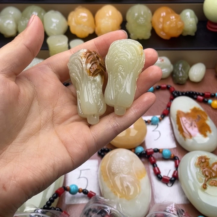 小***哥石材天然古青石手把件