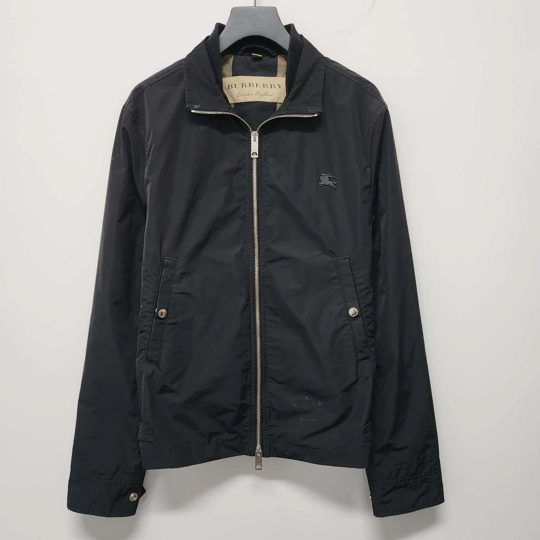 99新 BURBERRY/博柏利 A1281/ 黑色立领战马标休闲拉链外套/XS码
