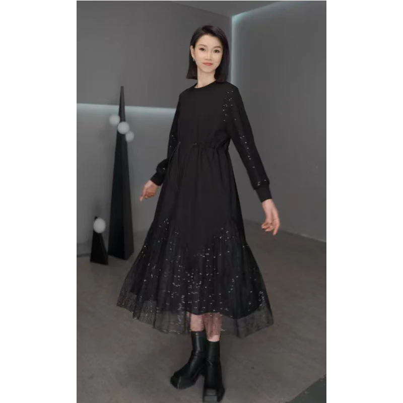 鑫鑫原创2025春季新款假两件拼接设计感高端减龄遮肚显连衣裙2011