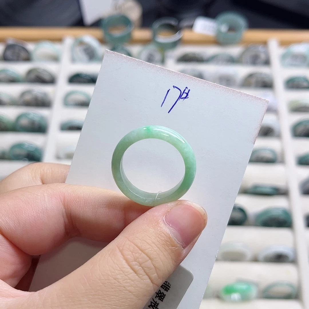 翡翠戒指未镶嵌翡翠