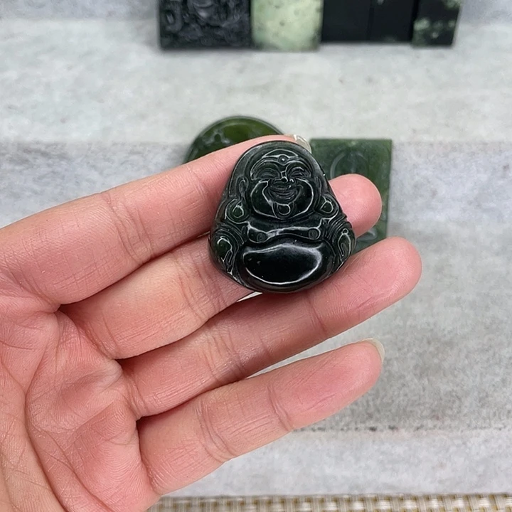 蛇纹石玉未镶嵌颈饰