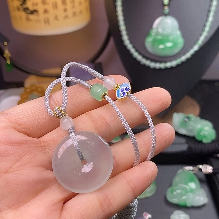 翡翠未镶嵌吊坠(赠链)
