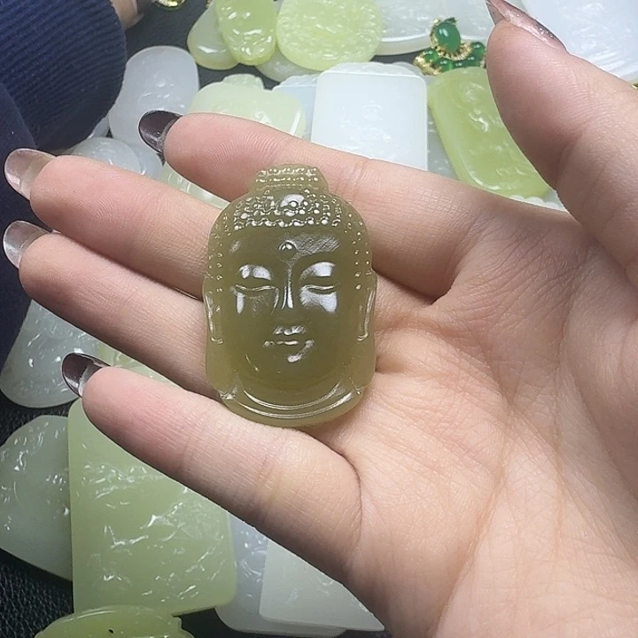 石英质玉未镶嵌颈饰