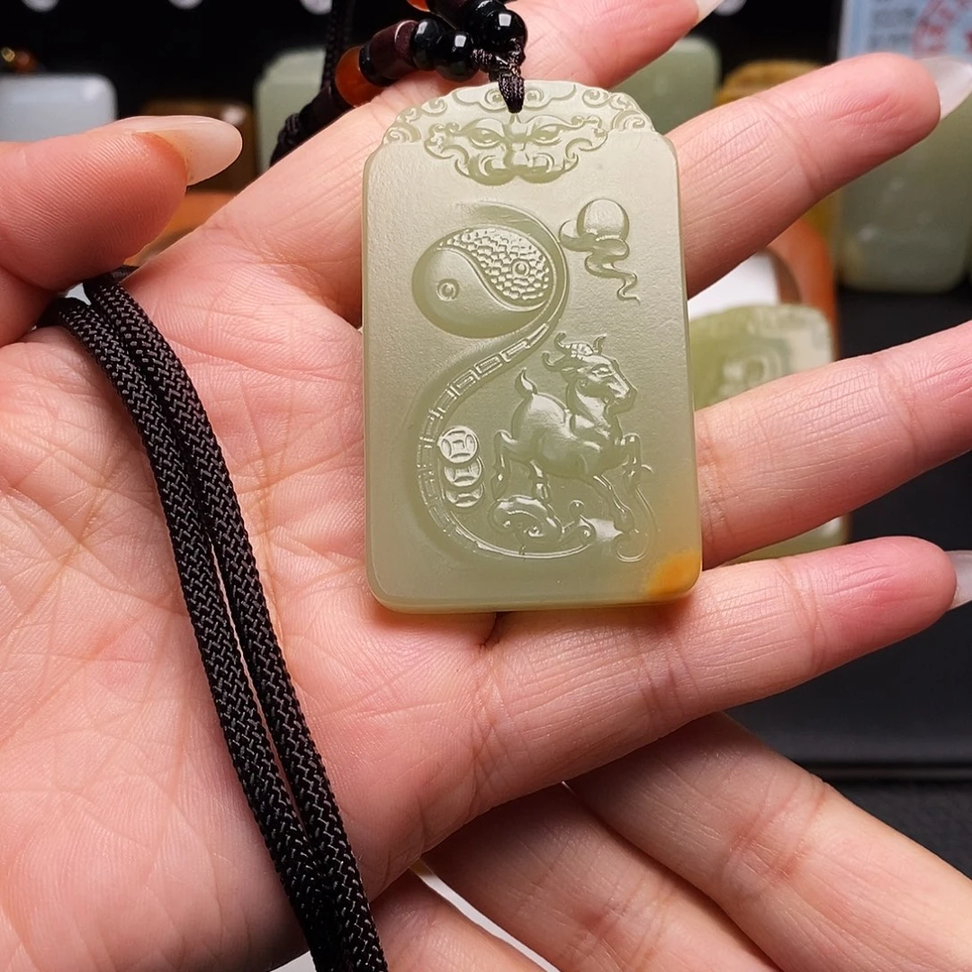 新疆昆仑山料生肖羊